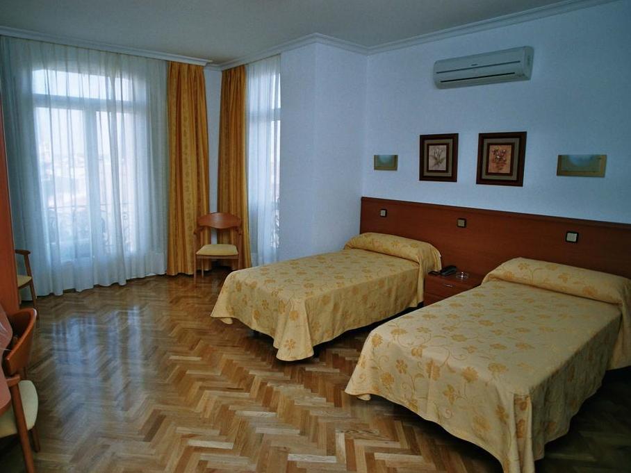 Hostal Jerez Madryt Zewnętrze zdjęcie