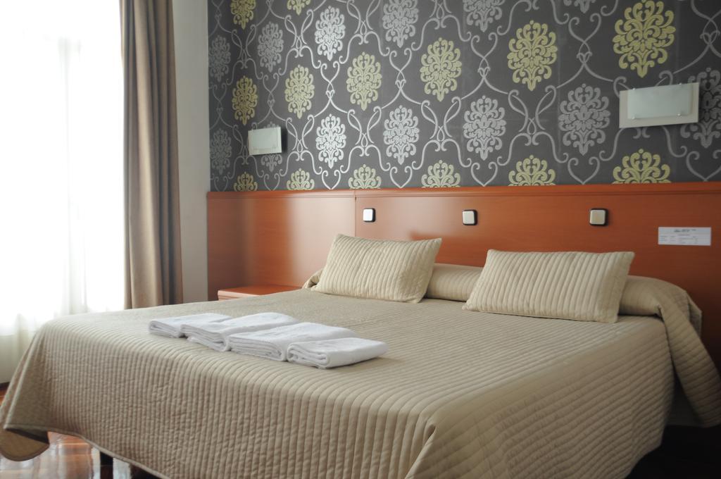 Hostal Jerez Madryt Zewnętrze zdjęcie