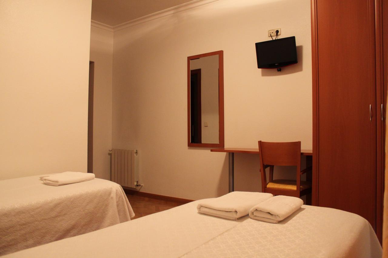 Hostal Jerez Madryt Zewnętrze zdjęcie