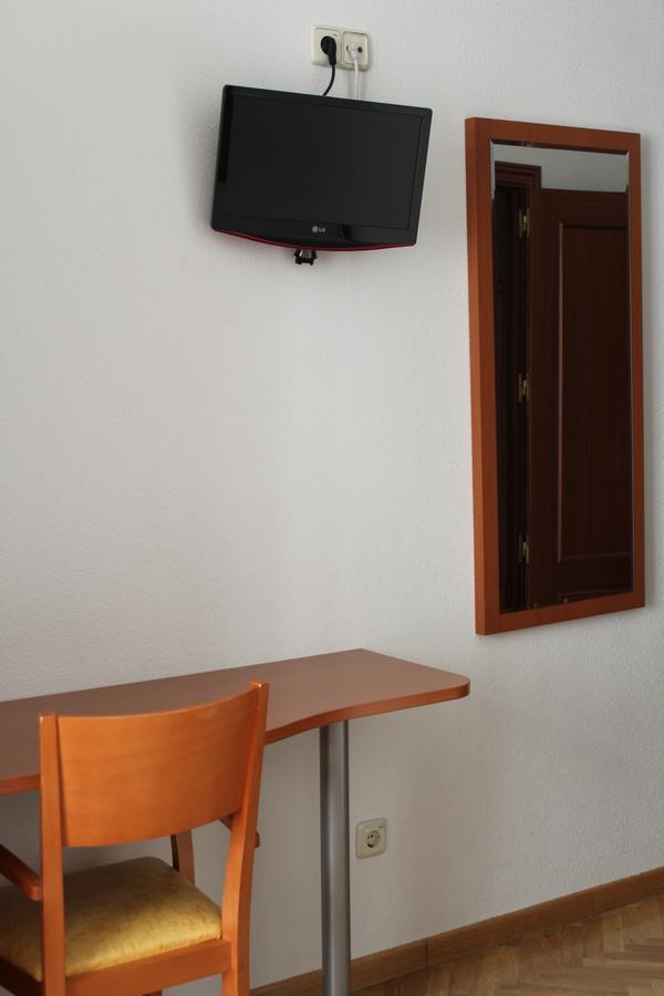 Hostal Jerez Madryt Zewnętrze zdjęcie