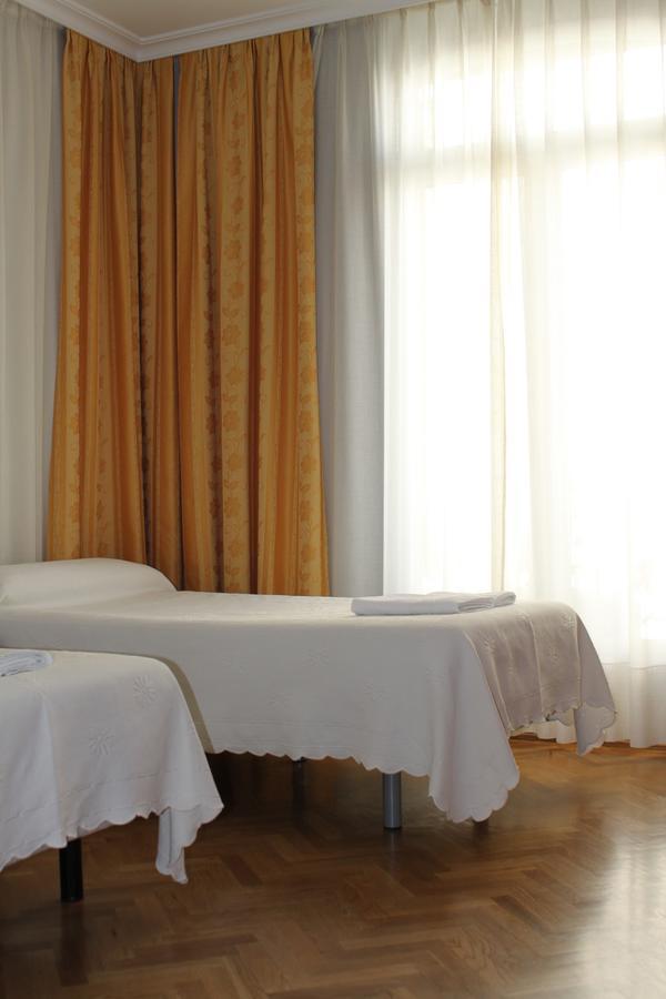 Hostal Jerez Madryt Zewnętrze zdjęcie