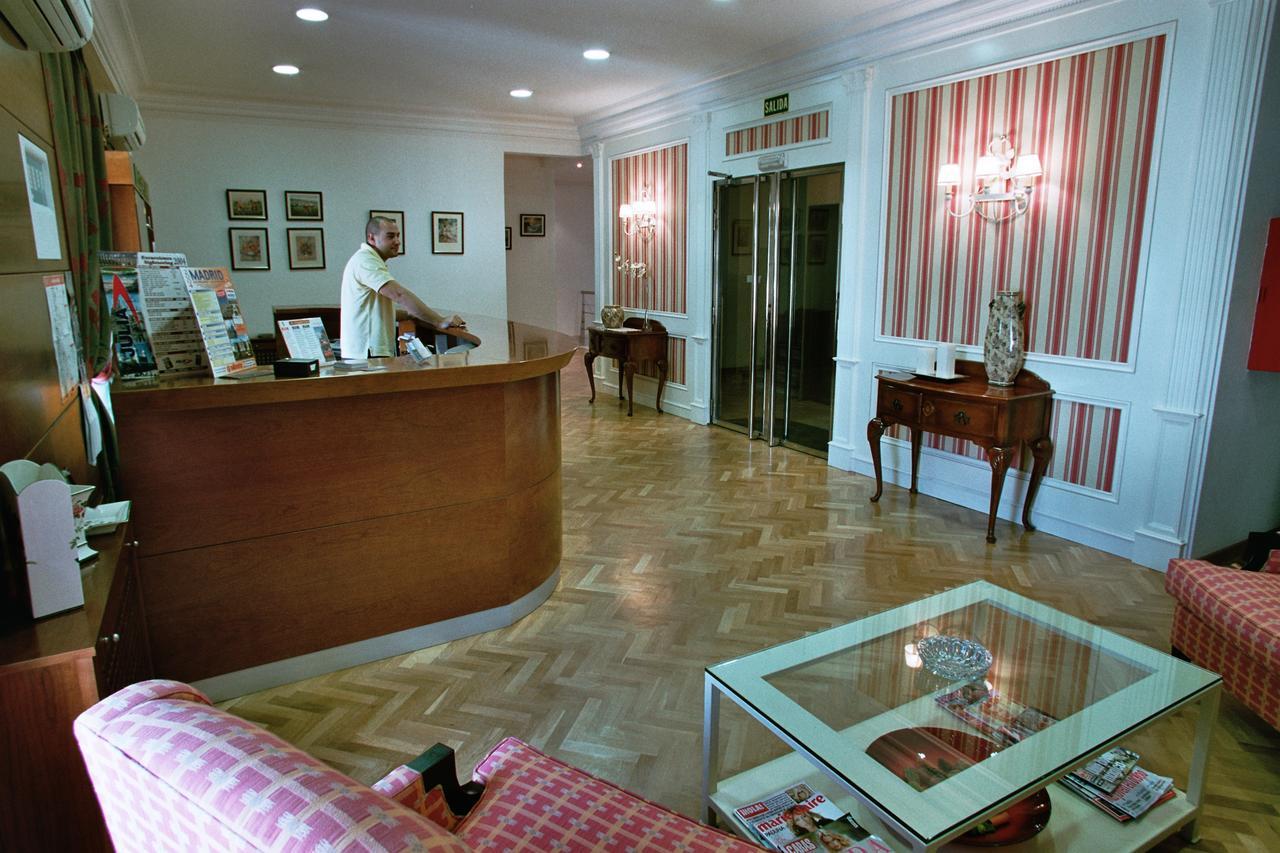 Hostal Jerez Madryt Zewnętrze zdjęcie